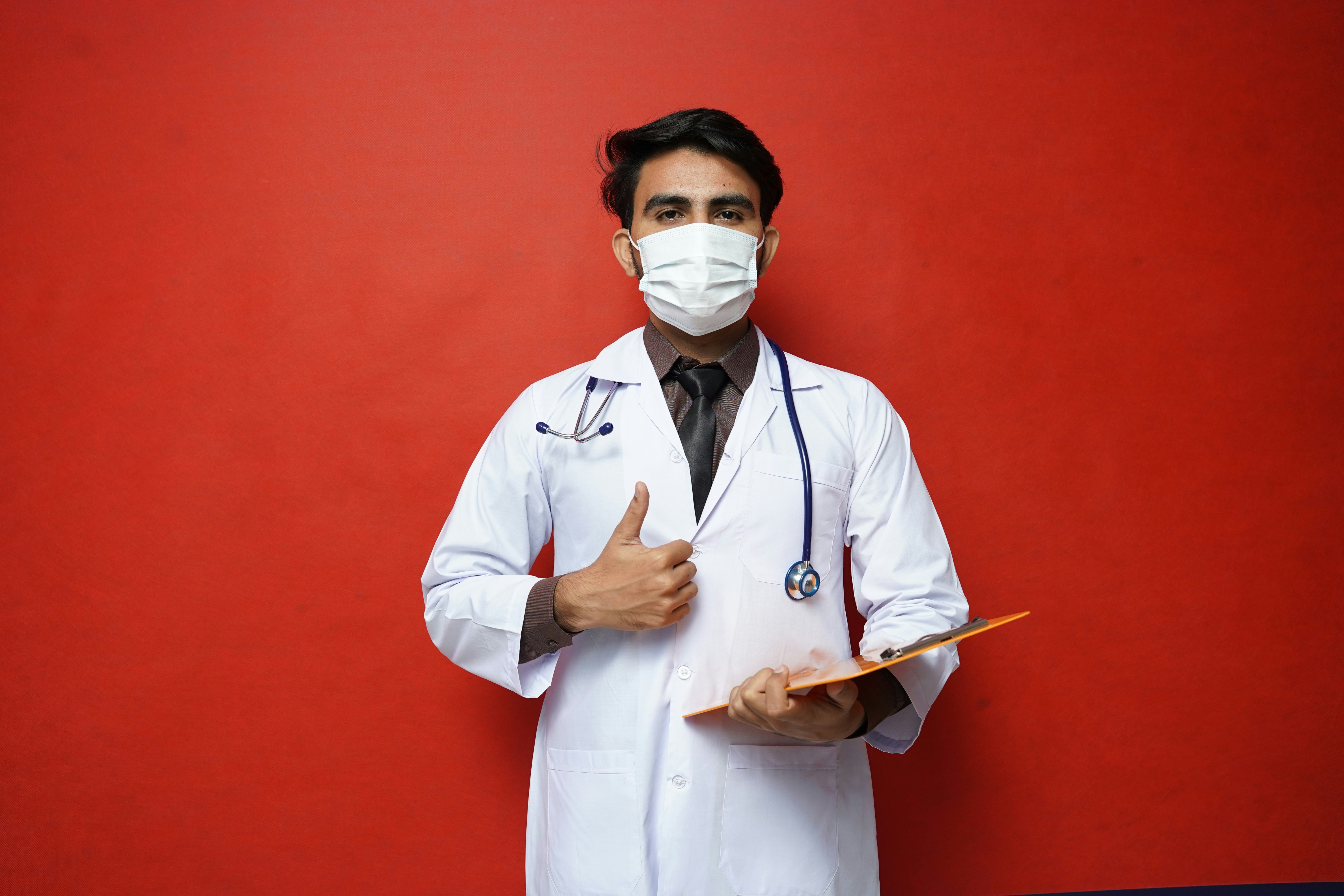 Dr. Carlos Ruiz